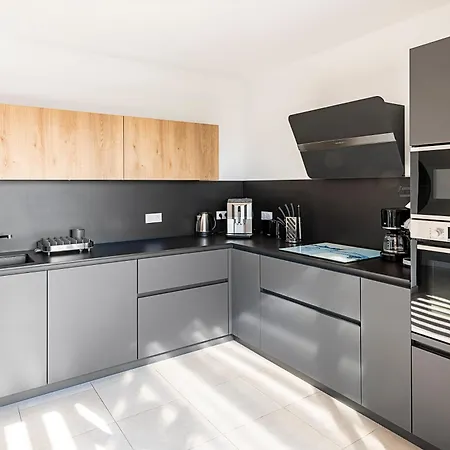 Апартаменты L'elysium - Exceptional 220 Sqm Penthouse - Private Terrace & Jacuzzi - Ac - 3 Parking Spaces Ментона