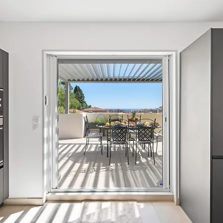 Apartamento Le Coq Elysium - Exceptional 220 Sqm Penthouse - Private Terrace & Jacuzzi - Ac - 3 Parking Spaces